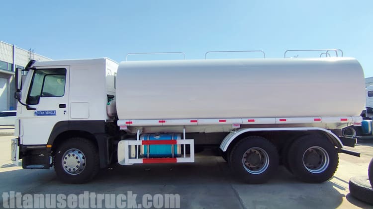 Used Howo Oil Tanker Trucks 371 HP for Sale in Kenya