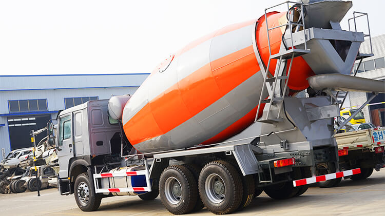 2nd Hand 371 Sinotruk Howo Concrete Mixer Truck for Sale in Ghana
